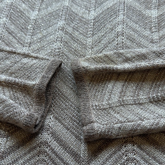 Like New Express Women’s Dress Bodycon Lightweight knit Tan Cream & silver XS - Picture 14 of 14